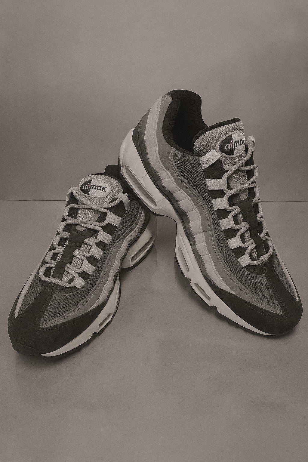 Nike :Patterned gray