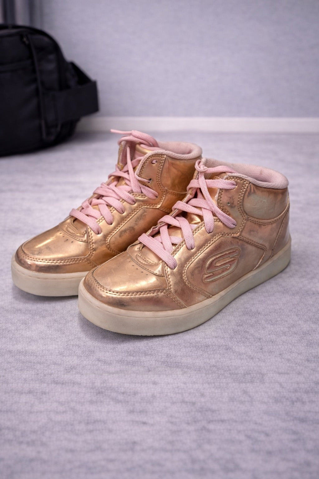 Skechers: Girls Golden bronze