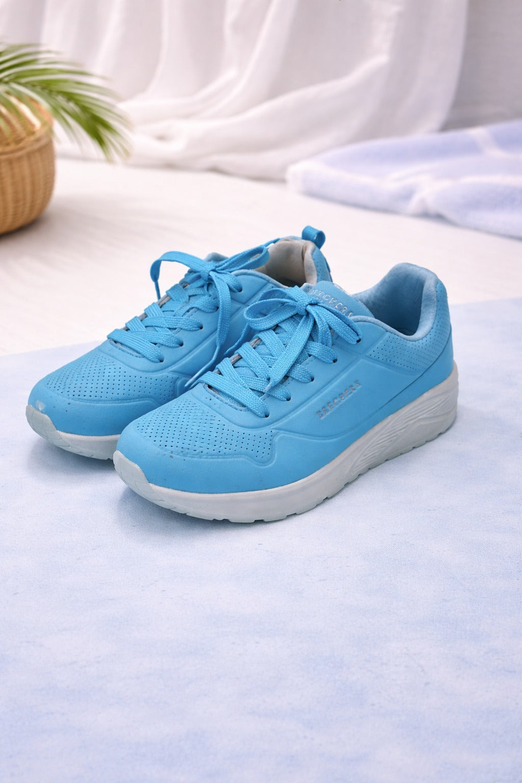 Skechers: Boys skyblue