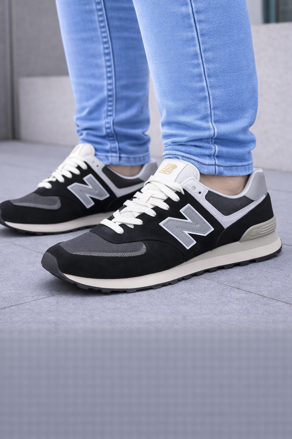 NB: Black-White