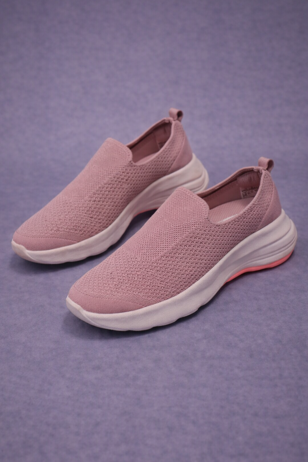 Skechers: Blush peach