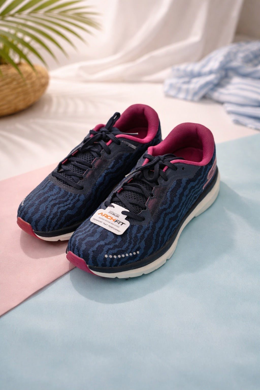 Skechers: Navy -Pink