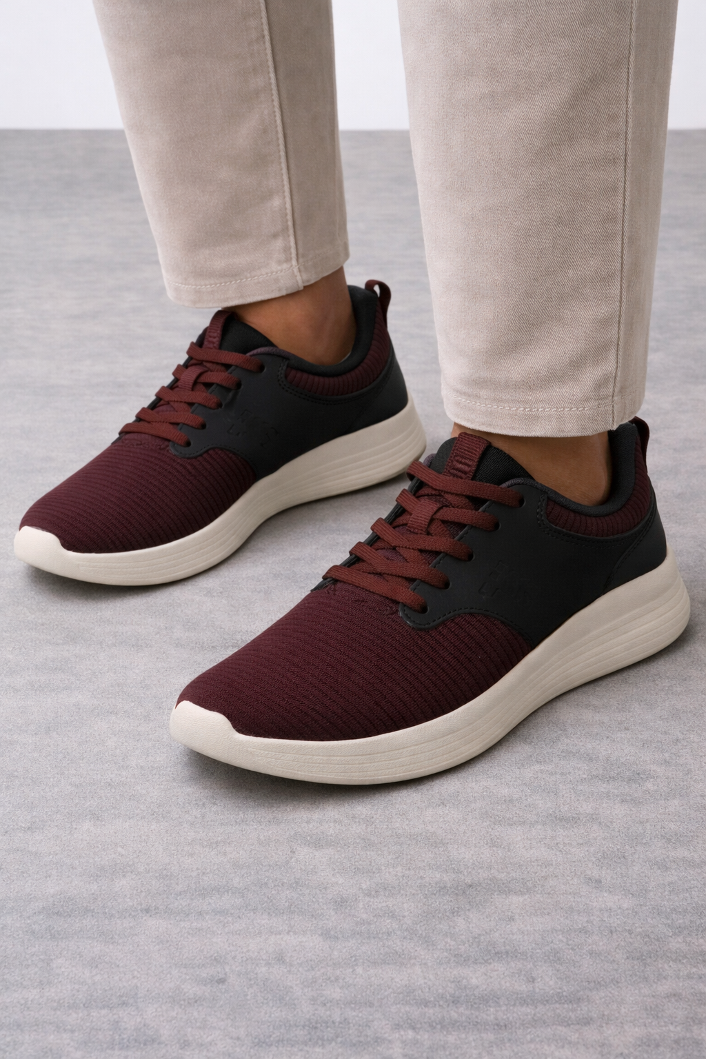 Xtep: Burgundy black
