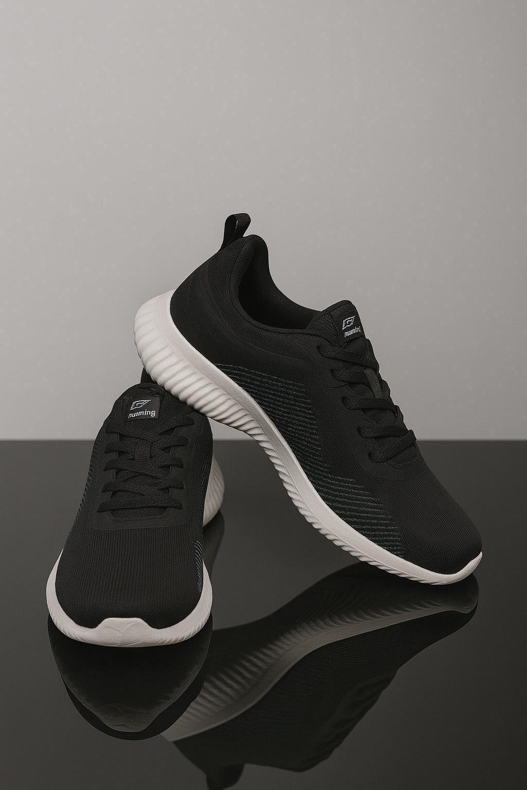 Xtep: Black with grey pattern