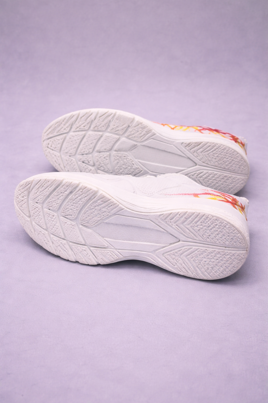 Skechers: Boys heart white