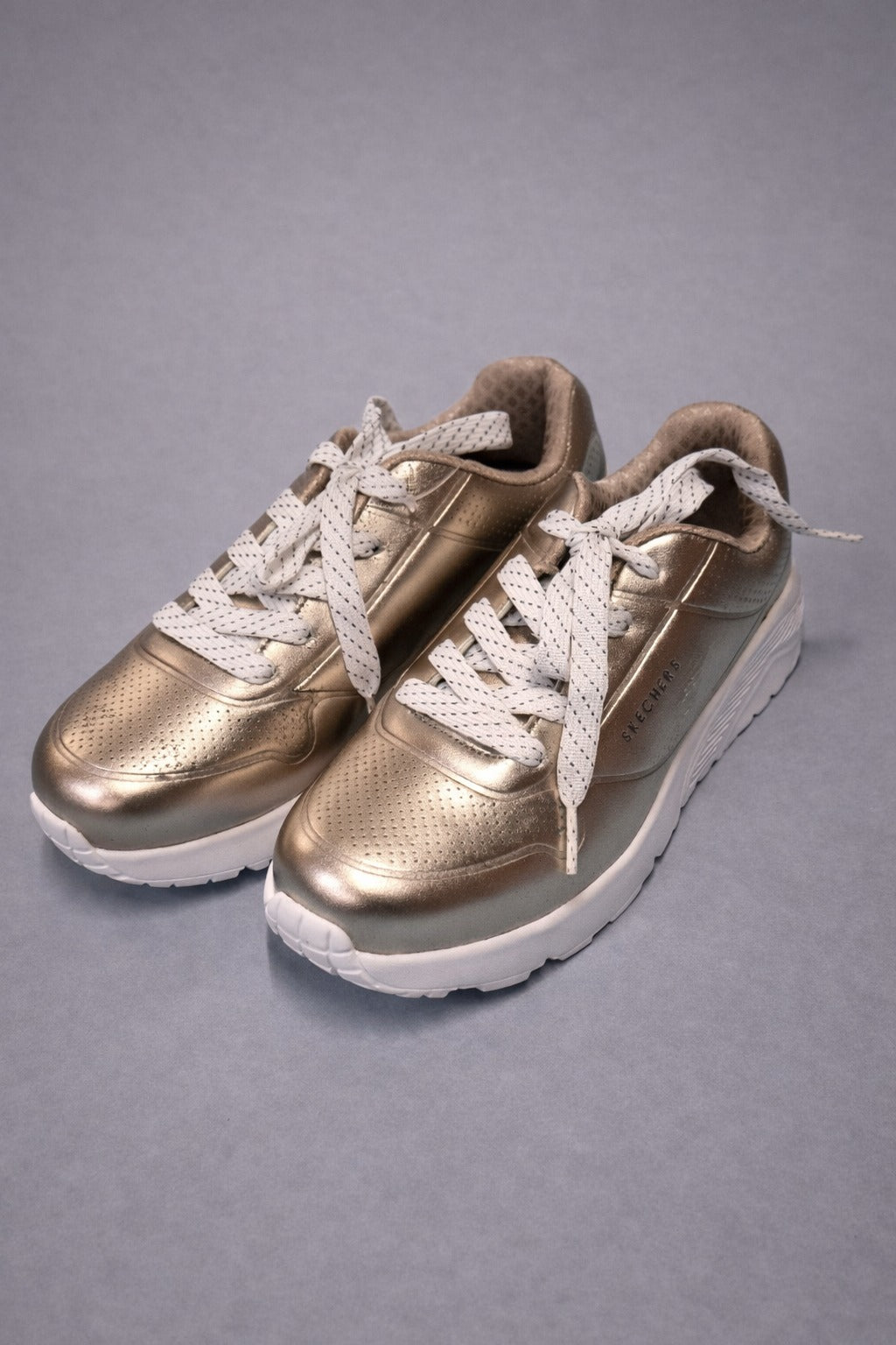 Skechers: Girls bronze