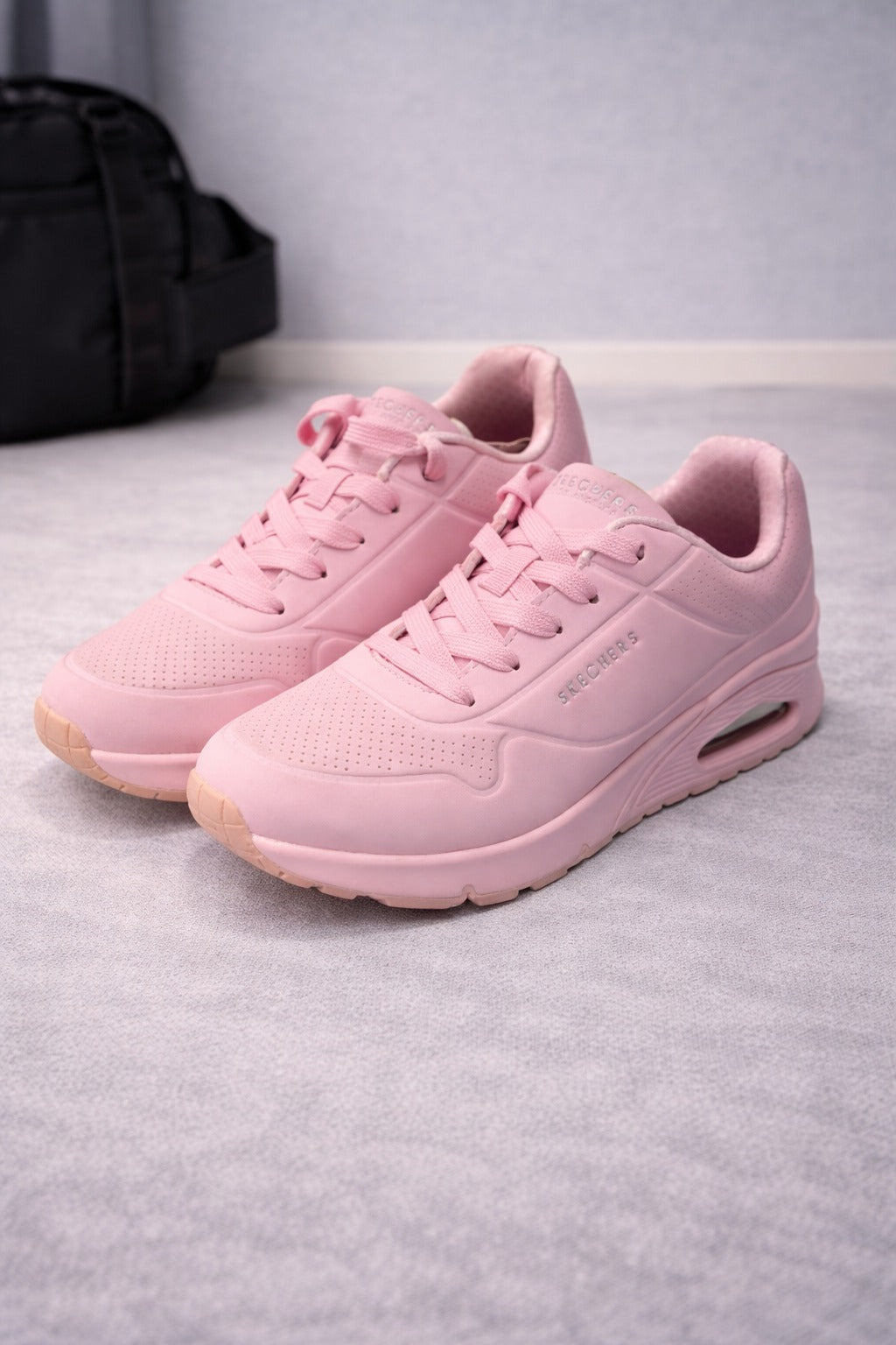 Skechers: Girls matte pink