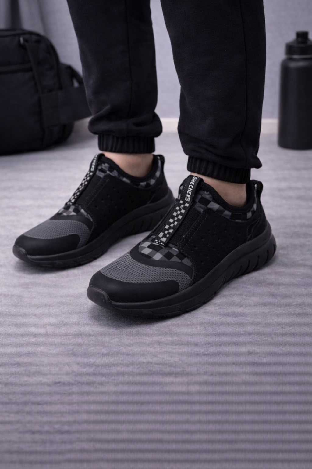 Skechers: Boys black-grey