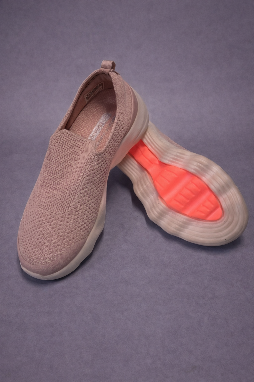 Skechers: Blush peach