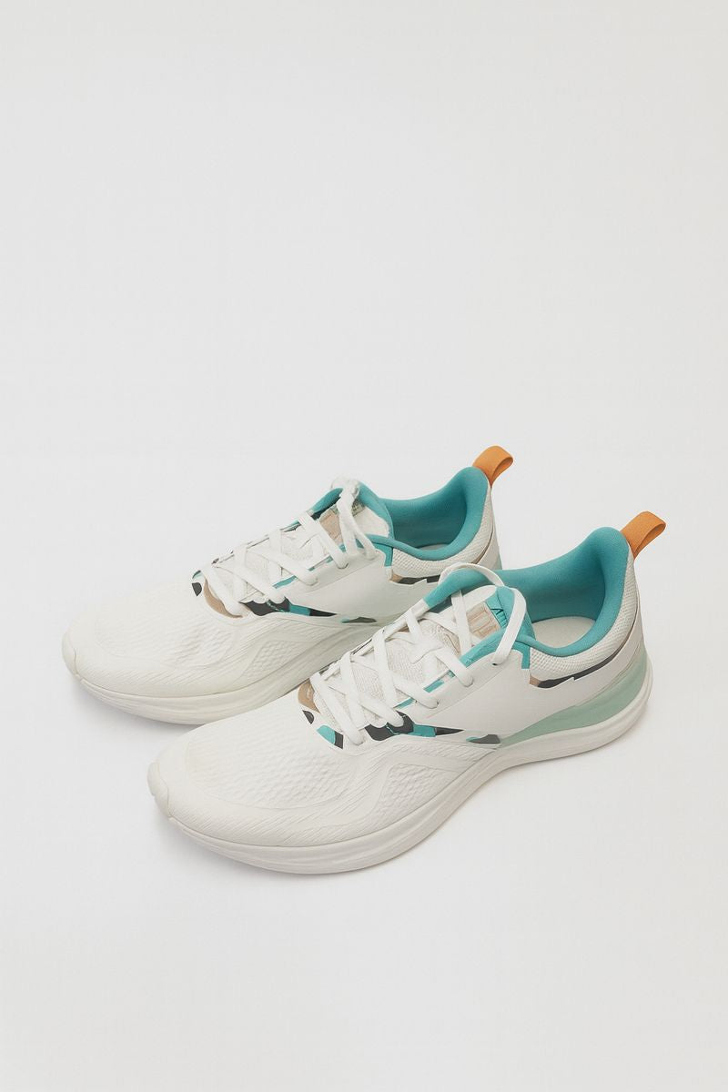 Xtep: White with mint green