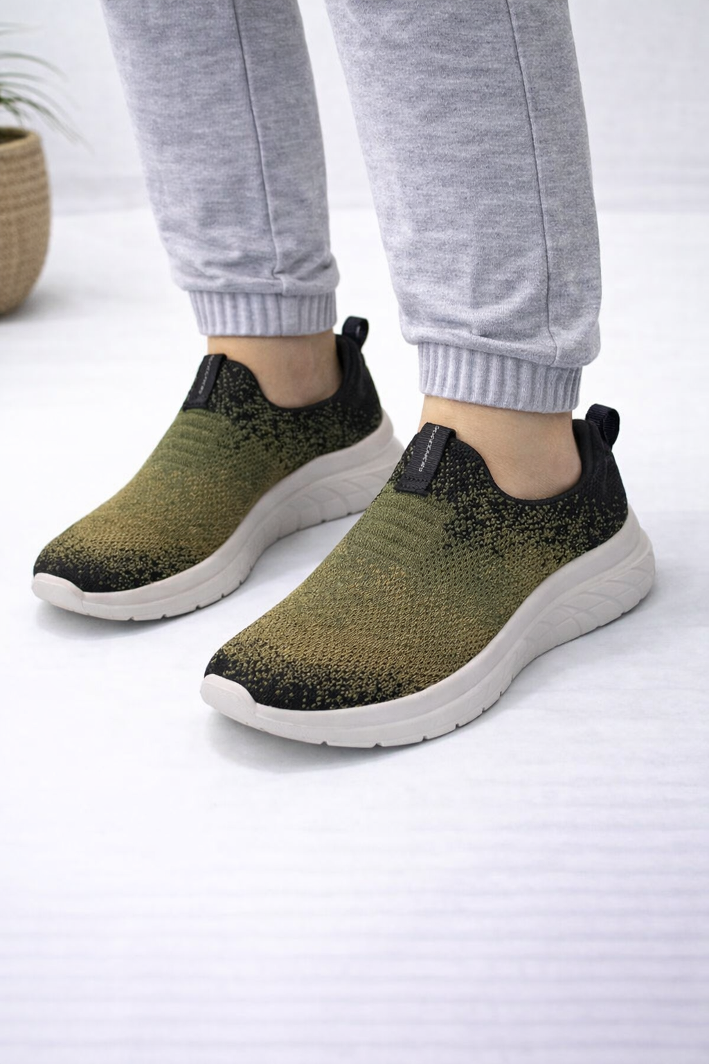 Skechers: Girls Yellow black