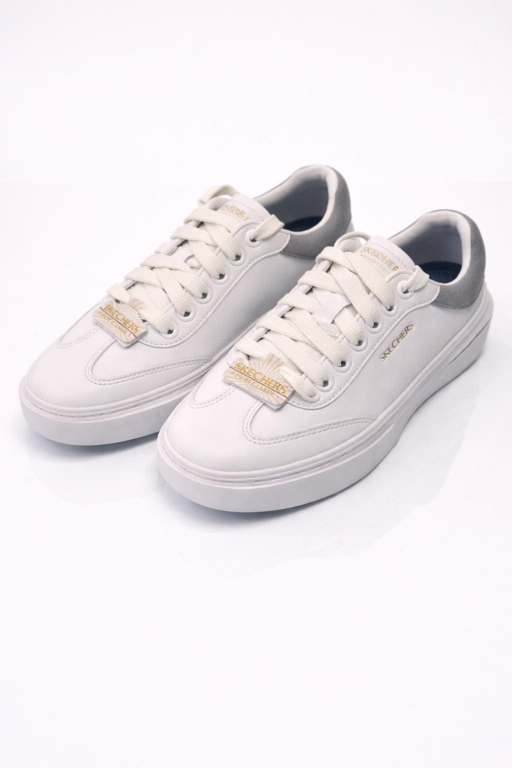 Skechers: Pale white