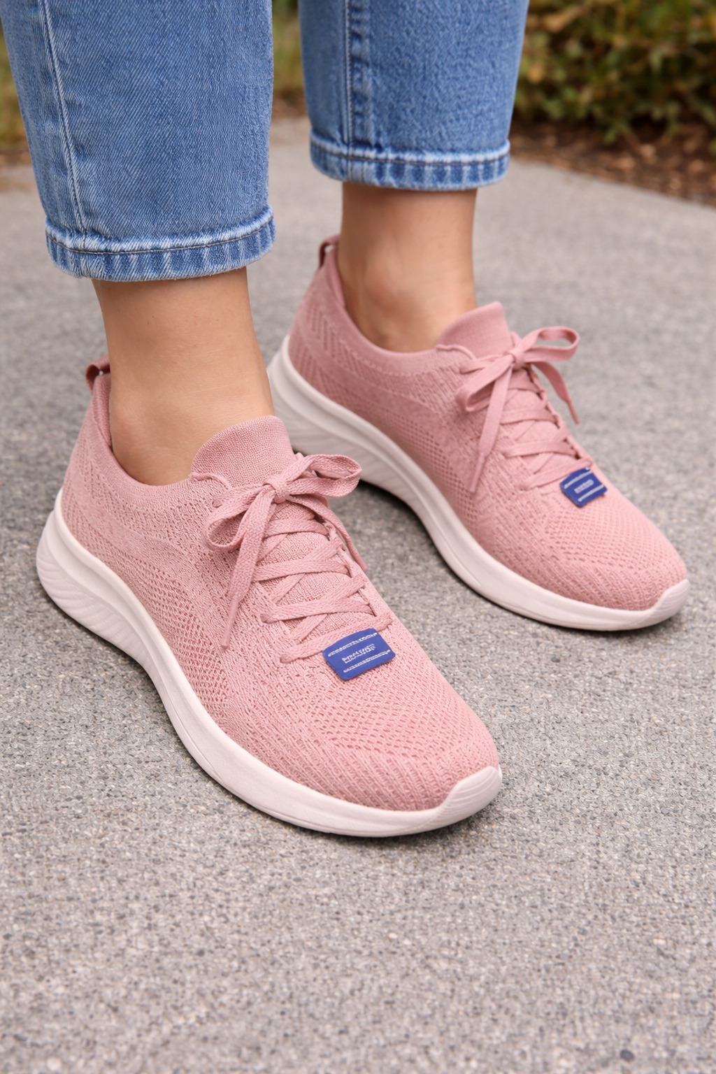 Skechers: Blush pink