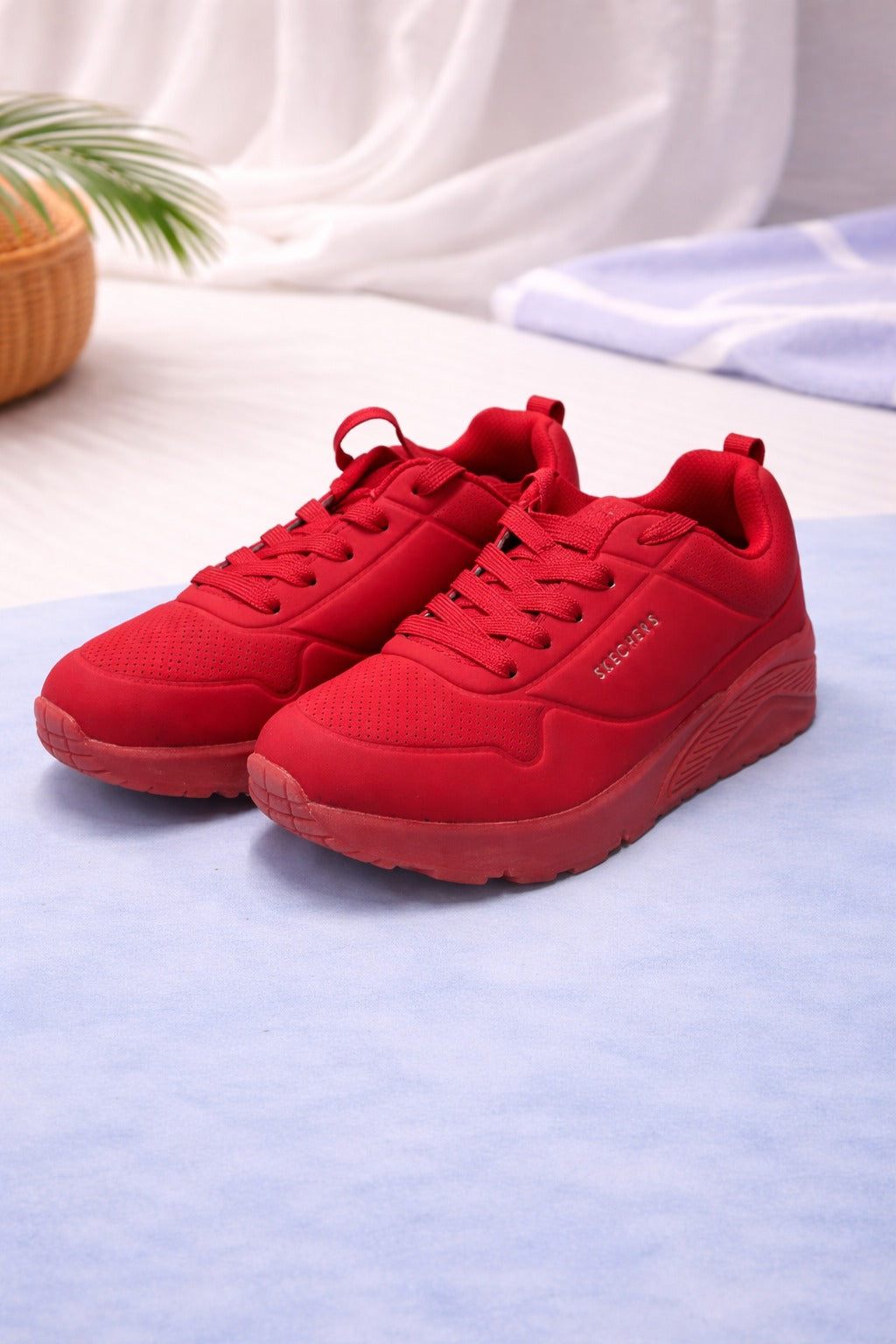 Skechers: Boys deep red