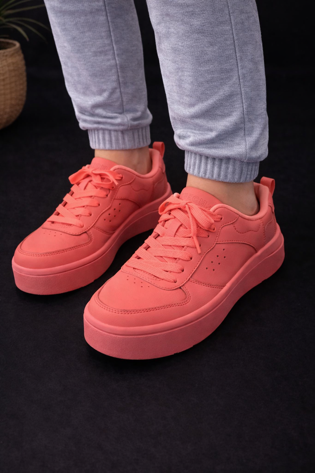 Skechers: Girls orange matte