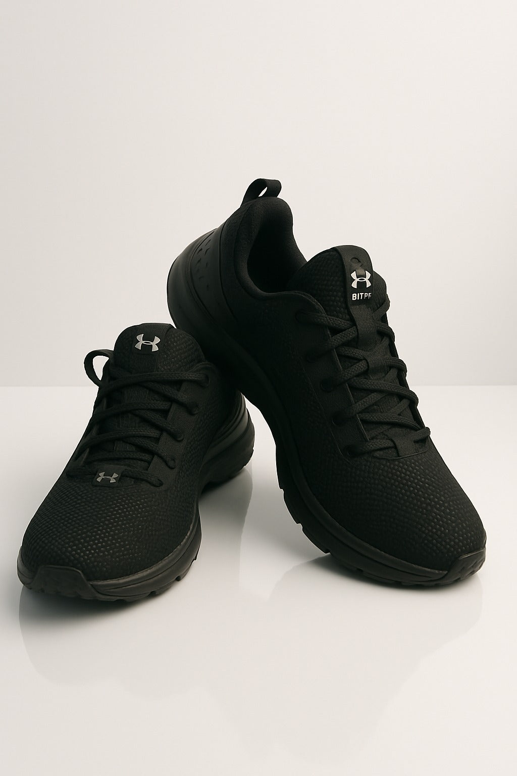 Nike: Black